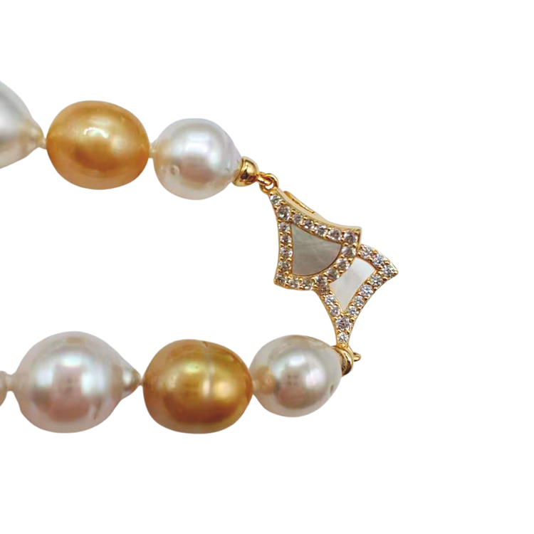 The Champagne Breeze Strand